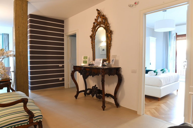 Bedroom 4, Attico 195, Salerno