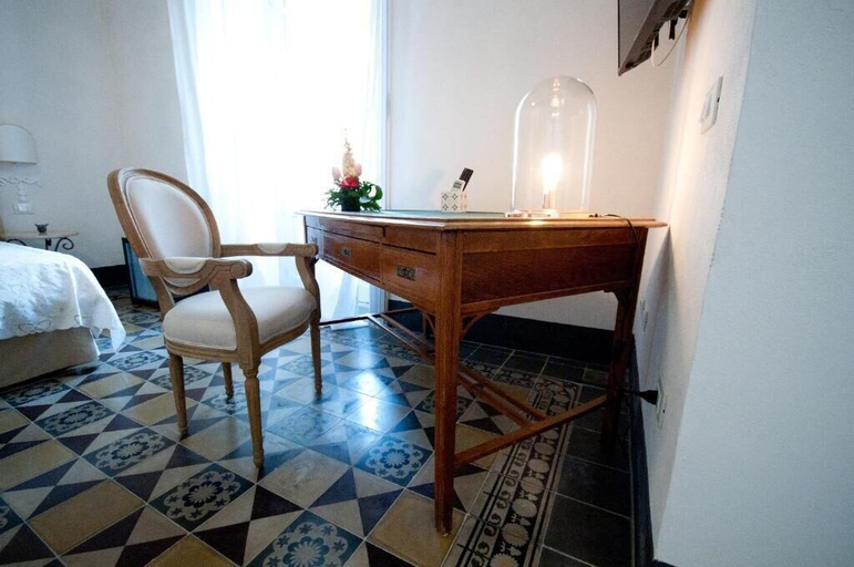 Others 5, Sveva Rooms, Syracuse