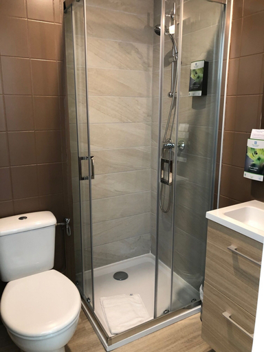 Bathroom 5, Sure Hotel by Best Western Argentan, Orne