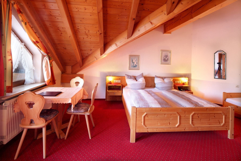 Bedroom 4, Gästehaus Riesenbühl, Breisgau-Hochschwarzwald