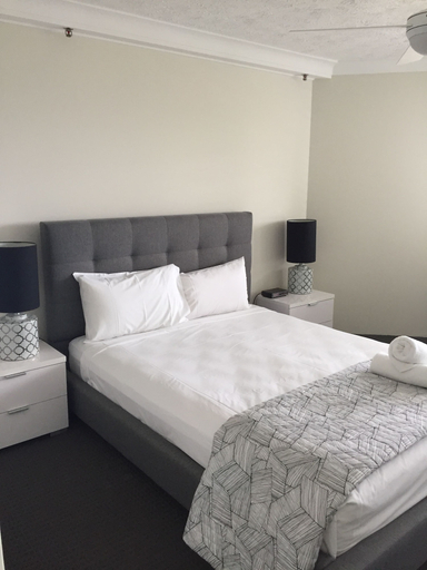 Bedroom 3, Surfers Century Oceanside Apartments, Gold Coast