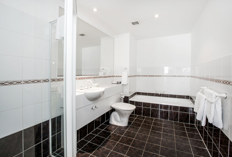 Bathroom 4, Bridgewater Terraces, Brisbane