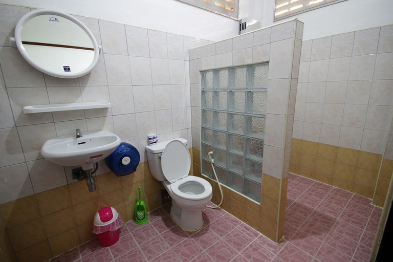 Bathroom 4, Chatfah Resort, Khao Kho