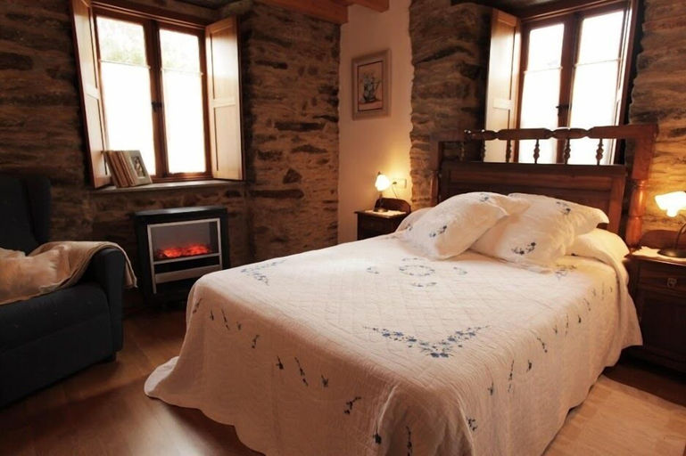 Bedroom 2, Casa Rural Penaquente, A Coruña