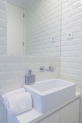 Bathroom 2, Citybreak-Apartments Caldeireiros, Porto