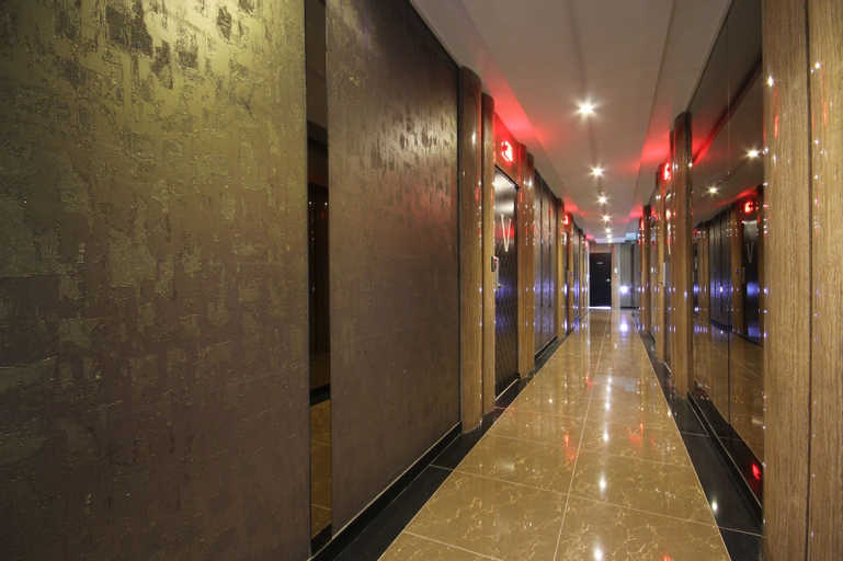 Others 5, Hotel Lesign, Jung