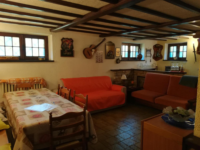 Bedroom 2, Villa Laura, Asti