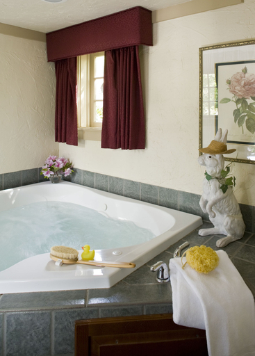 Bathroom 5, 1906 Pine Crest Inn, Polk