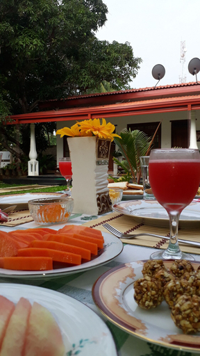 Food & Drinks 5, Winmi Resort, Palugaswewa