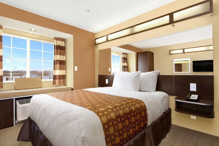 Bedroom 3, Microtel Inn & Suites by Wyndham Shelbyville, Bedford