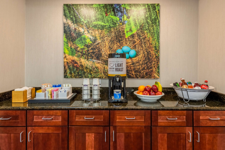Food & Drinks 5, Hampton Inn & Suites Hopkinsville, Christian