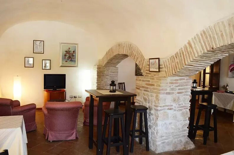 Others 5, Hotel Della Fonte, Rieti