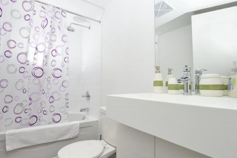 Bathroom 3, Hydewest - Dan Leckie Way, Toronto