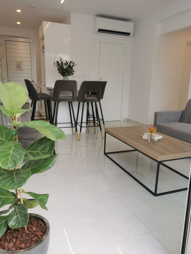 Others 3, Phaedrus Living: Seaside Deluxe Flat Harbour 107