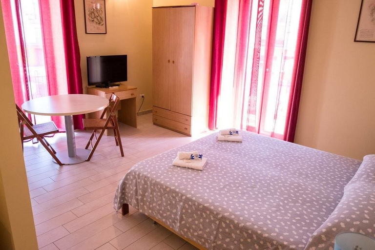Bedroom 3, B&B Pinarina, Catanzaro