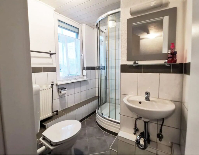 Bathroom 3, Apartment Hainstädter Straße, Main-Kinzig-Kreis
