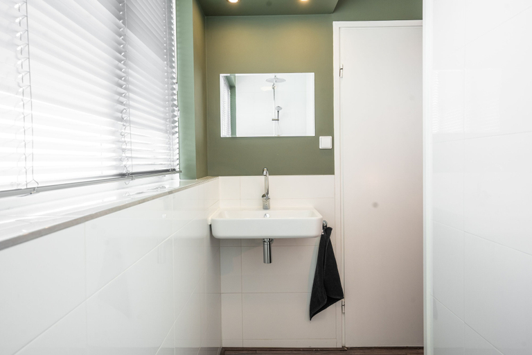 Bathroom 4, Hakuna Matata, Groningen