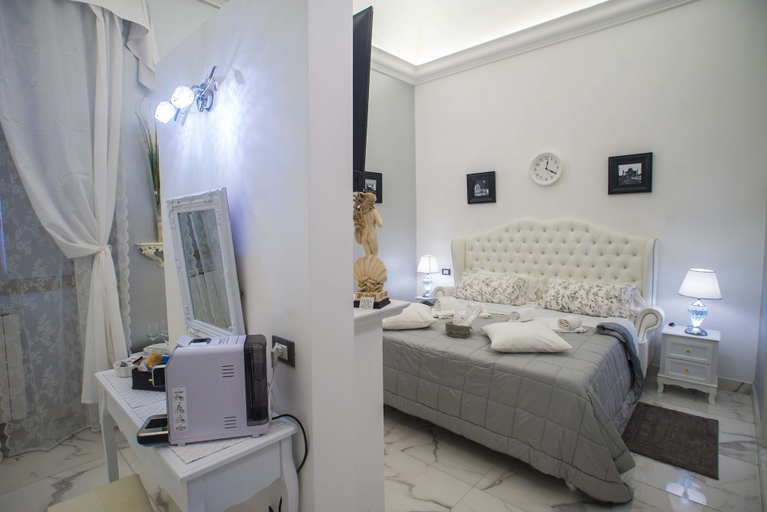 Bedroom 4, Barberini Dream, Rome