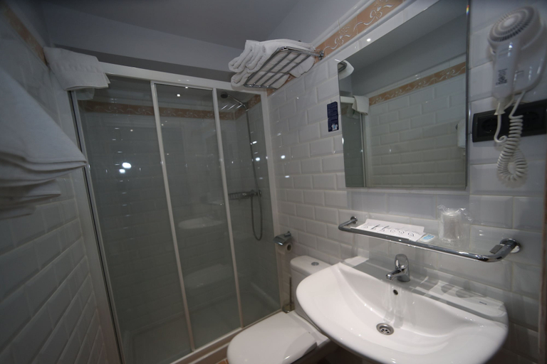 Bathroom 5, Boutique Hotel Castilla, Soria