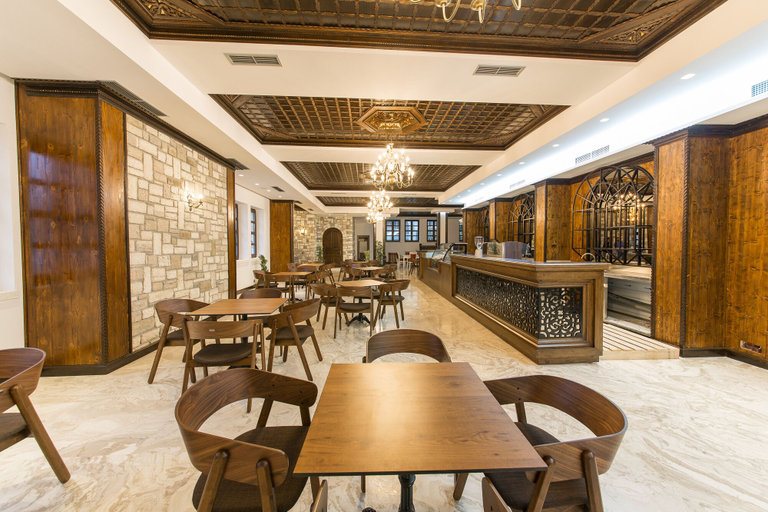 Food & Drinks 5, Hotel Onufri, Beratit