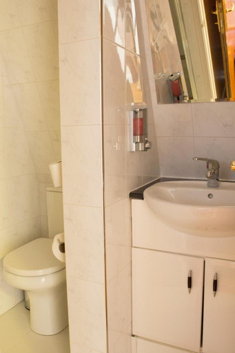 Bathroom 4, Aspen Apartments, London