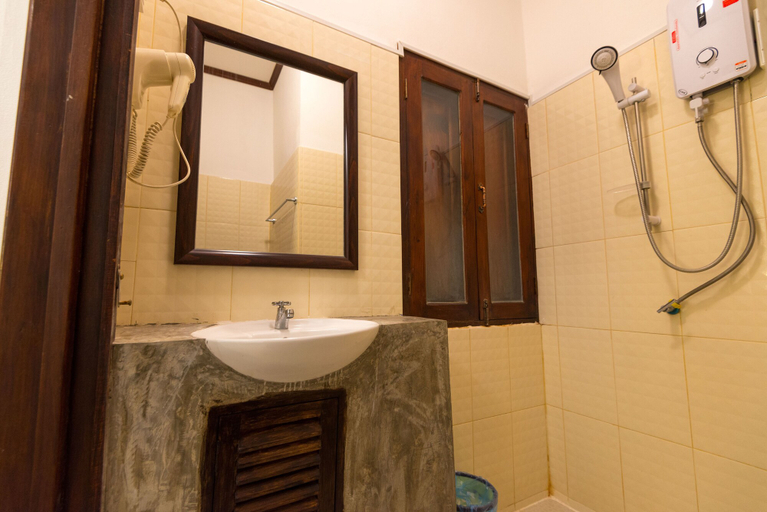 Bathroom 3, Jasmine Ville Guesthouse, Luang Prabang