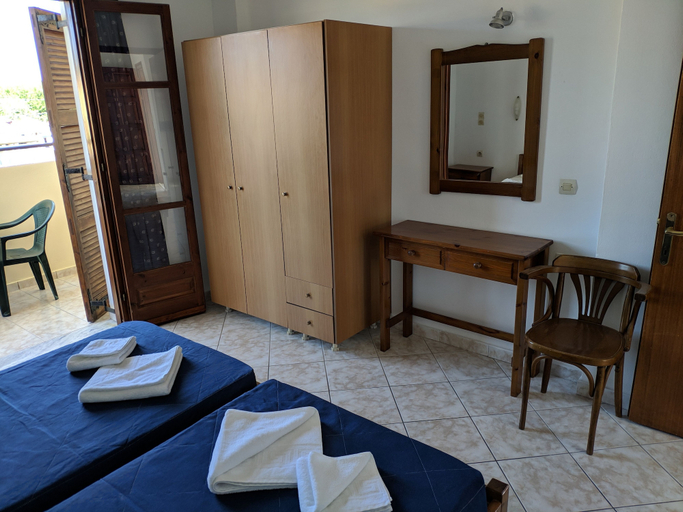 Bedroom 4, Tondoris Apartments, Ionian Islands