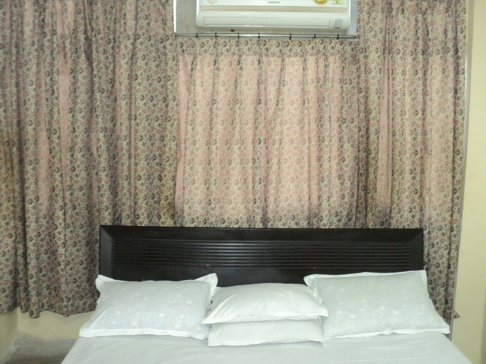 Bedroom 2, Royal Guest House, South 24 Parganas