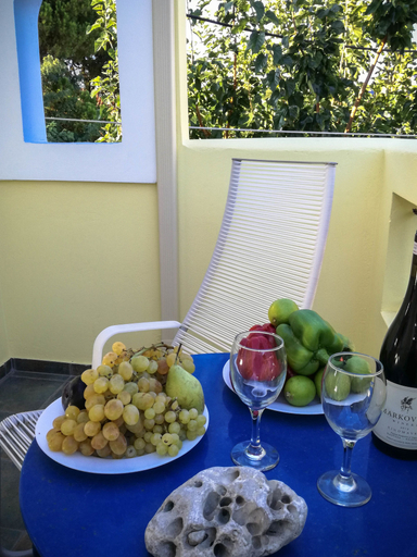 Food & Drinks 5, Amarylis Apartments, West Greece