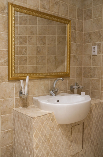 Bathroom 4, Lybid Plaza, Khmel'nyts'ka