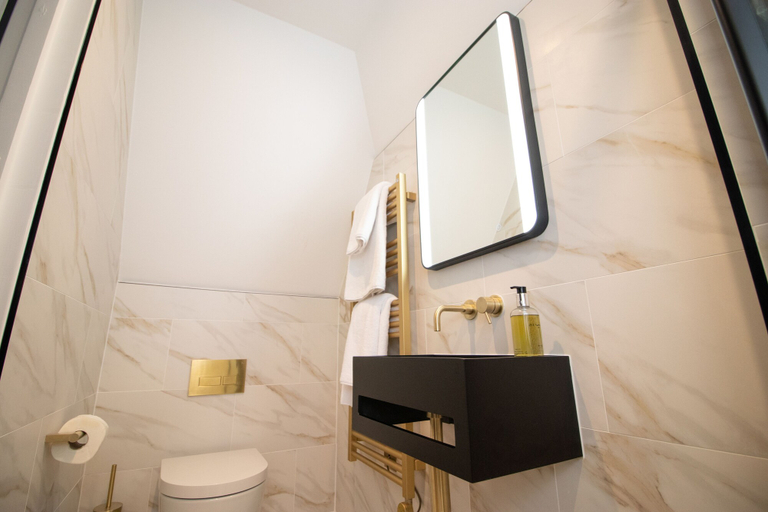 Bathroom 4, Three Falcons Hotel, London