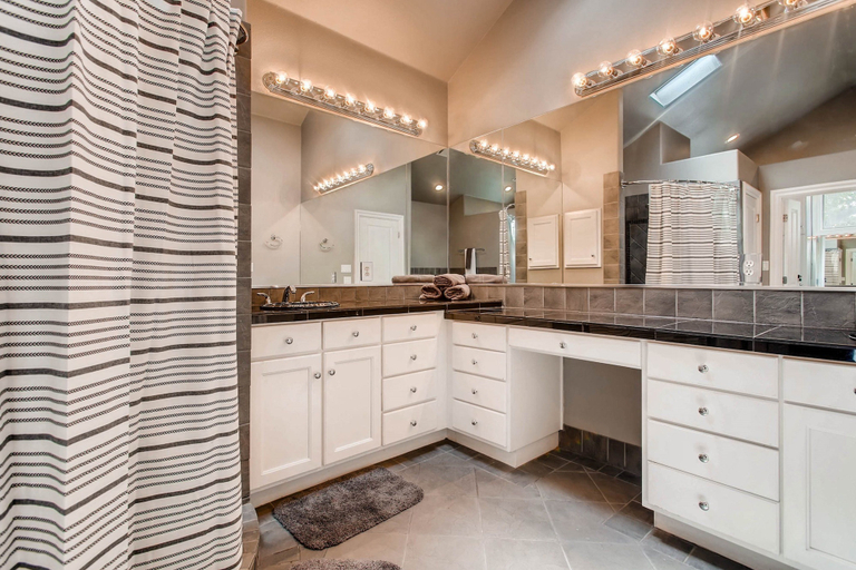 Others 5, Luxury 4 Bedroom Home in Central Austin, Travis