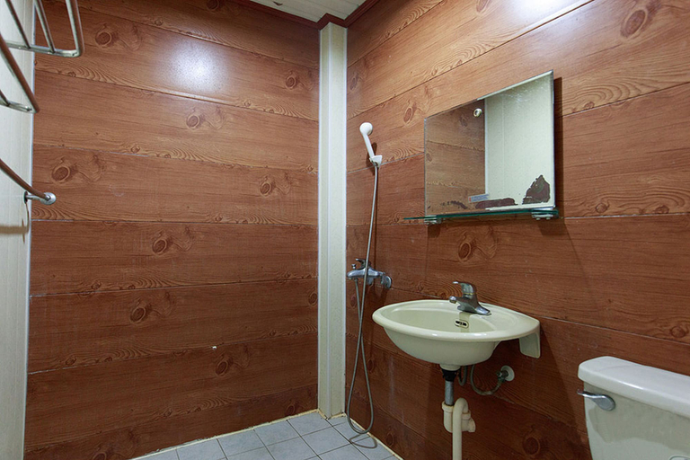 Bathroom 4, Kenting Dajianshan Cabin, Pingtung