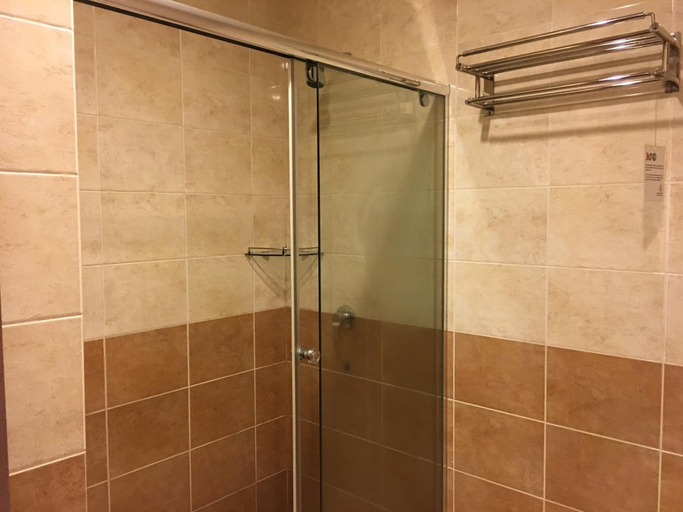Bathroom 4, Hotel Lintas Plaza, Kota Kinabalu