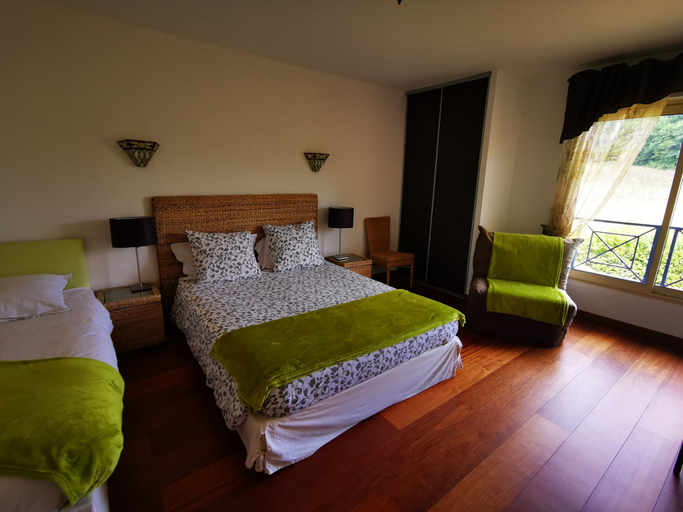 Bedroom 4, La Raimbaudière, Essonne