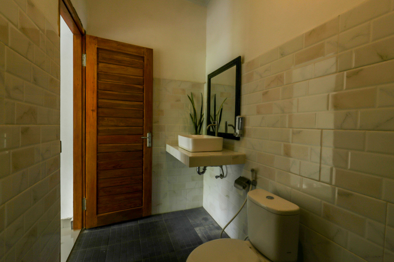 Bathroom 5, Bhavana Cottage, Klungkung