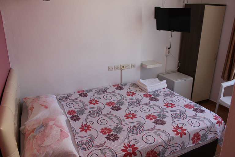 Bedroom 2, özge pansiyon - Hostel, Didim