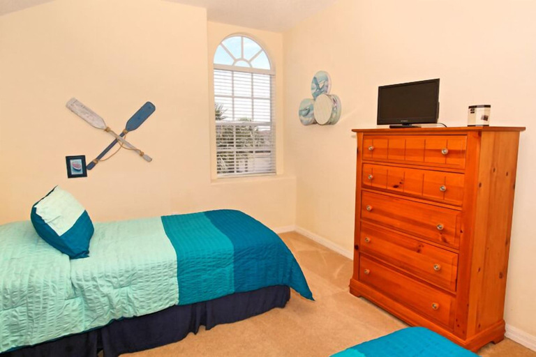 Bedroom 3, 1915msd, Lake