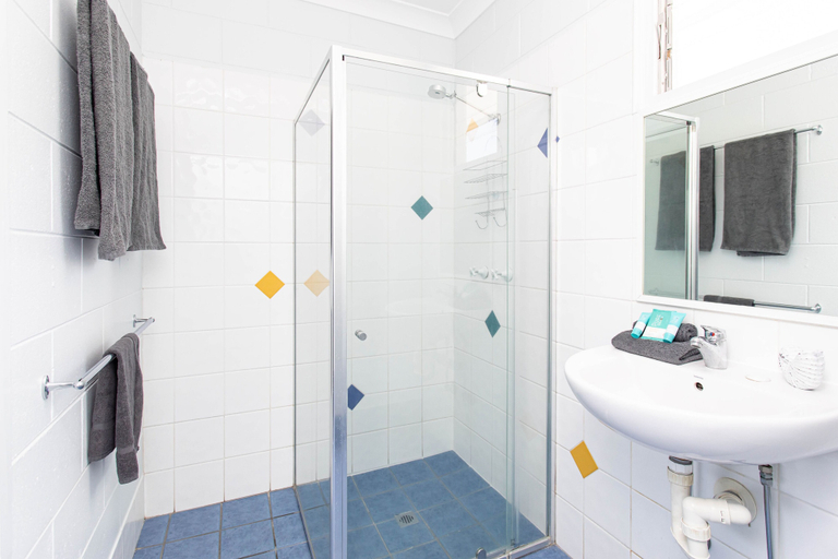 Bathroom, Airlie Sun & Sand Accommodation 3, Whitsunday