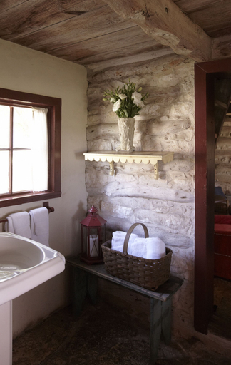 Bathroom 3, Settlers Crossing, Gillespie