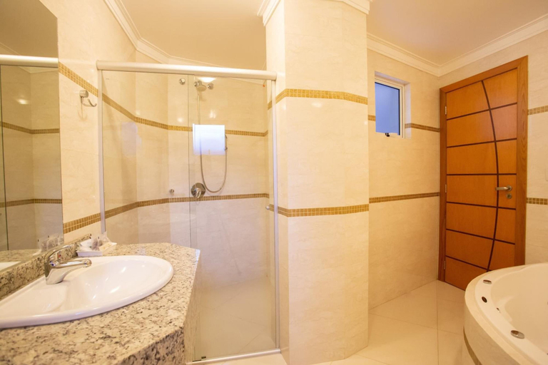 Bathroom 3, Barbur Center Hotel, Ponta Grossa