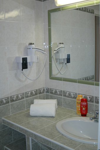 Bathroom 3, Résidence Capicciolo, Corse-du-Sud