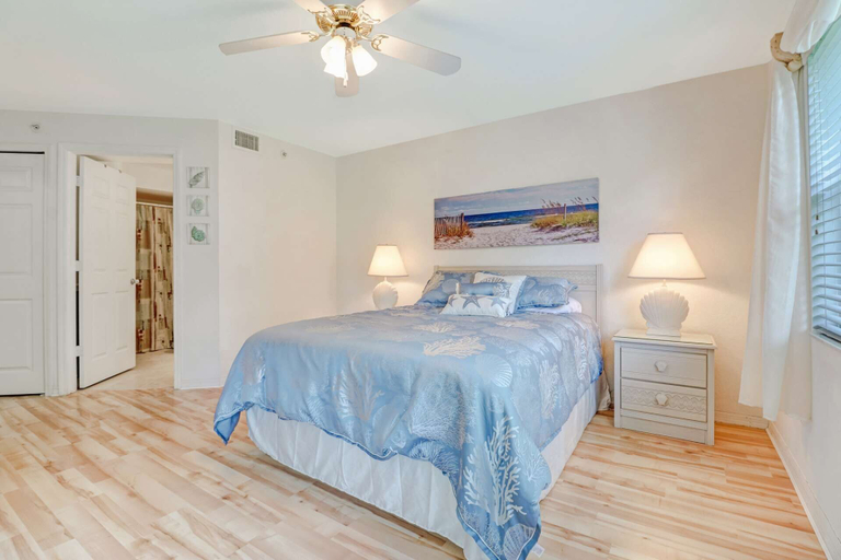 Bedroom 3, Bermuda Pointe 104, Lee