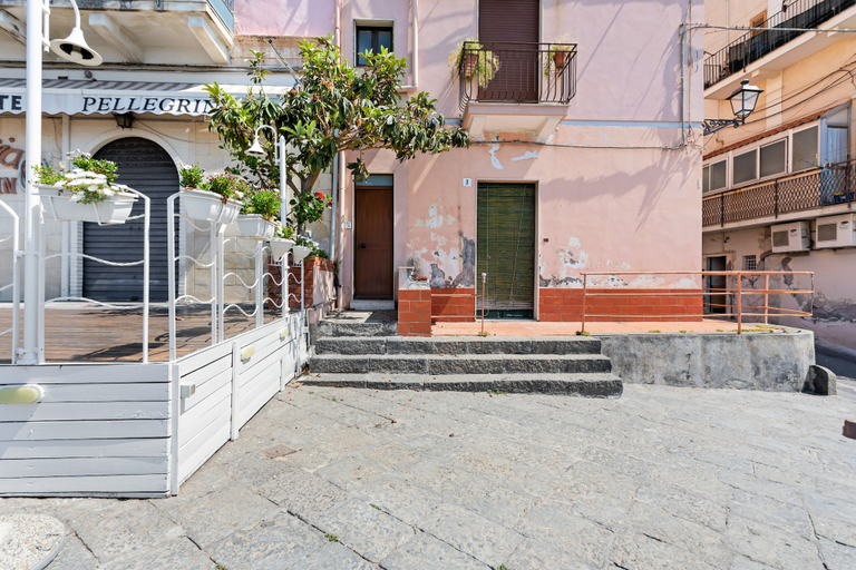 Exterior 5, La Finestra Dei Ciclopi, Catania