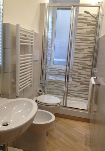 Bathroom 4, Residenza Matteucci, Roma