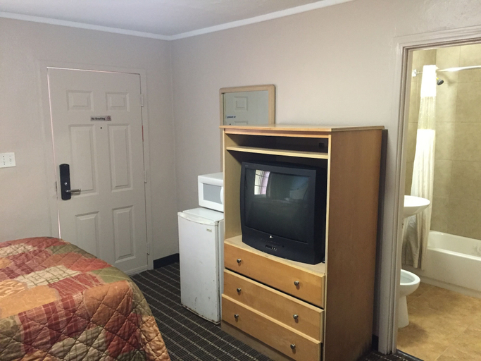 Bedroom 3, Economy Motel, Okaloosa