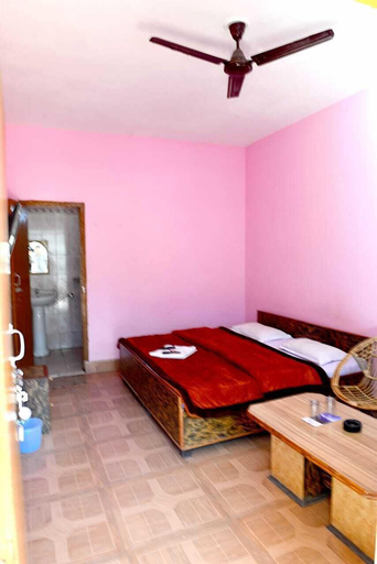 Bedroom 2, Hotel Taj Himalaya khirsu, Garhwal