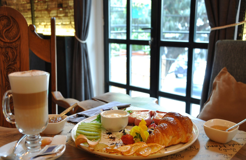 Food & Drinks 5, Art Hotel Claude Monet, Tbilisi