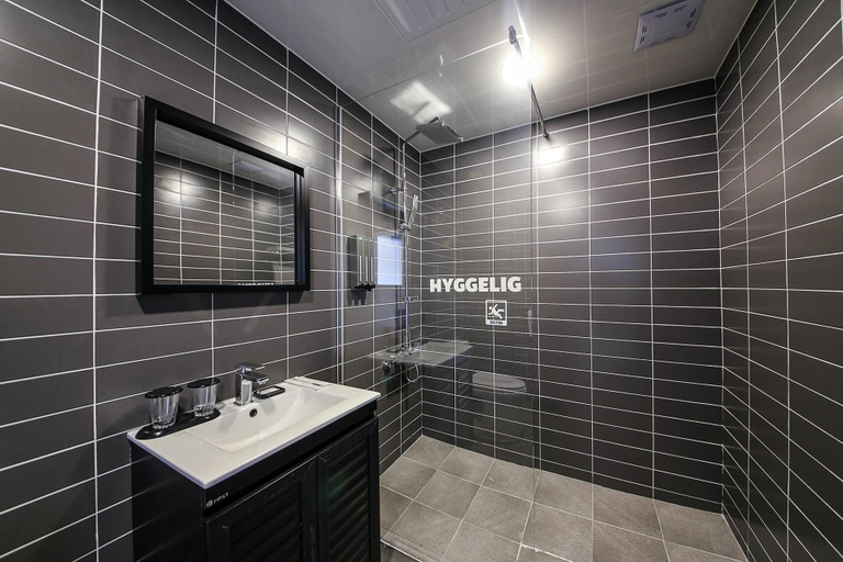 Bathroom 5, Hotel HYGGELIG - Hostel, Haeundae