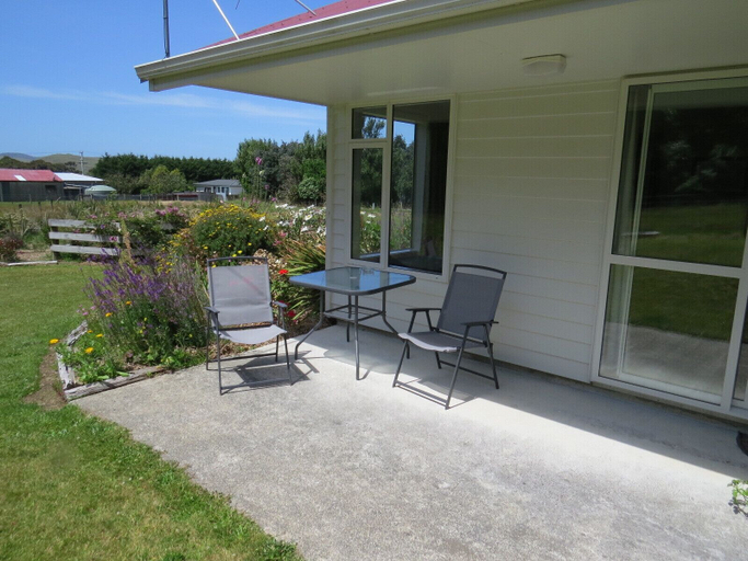 Others 5, Waikawa House, Southland